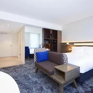 https://holiday-inn-express-adelaide-city-centre.adelaidehotels-au.com